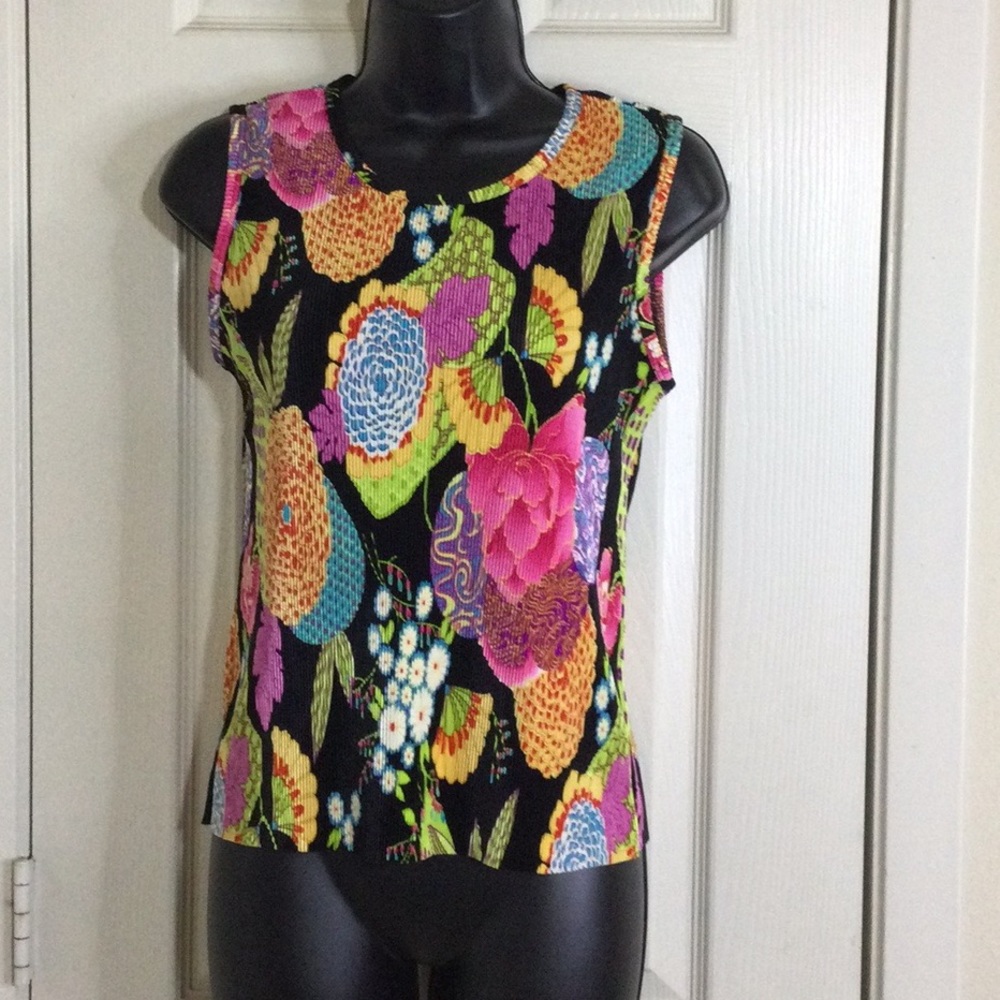 Floral Sleeveless Blouse - Multicolor